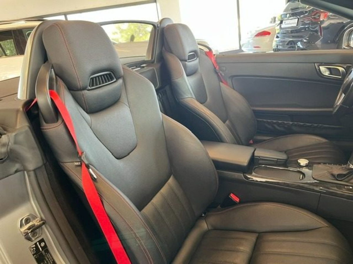 Mercedes-Benz SLK 200 CGI Premium (18)