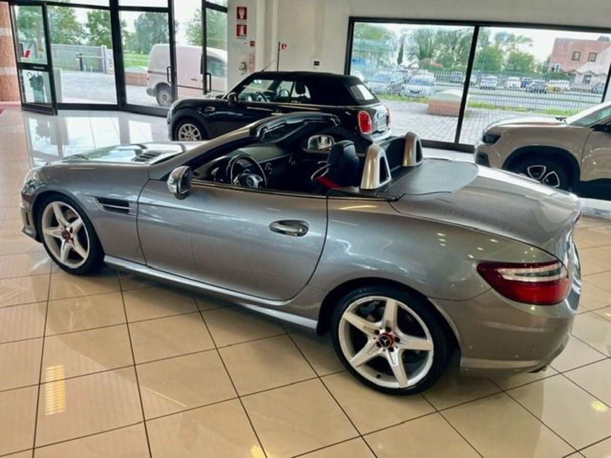 Mercedes-Benz SLK 200 CGI Premium (9)