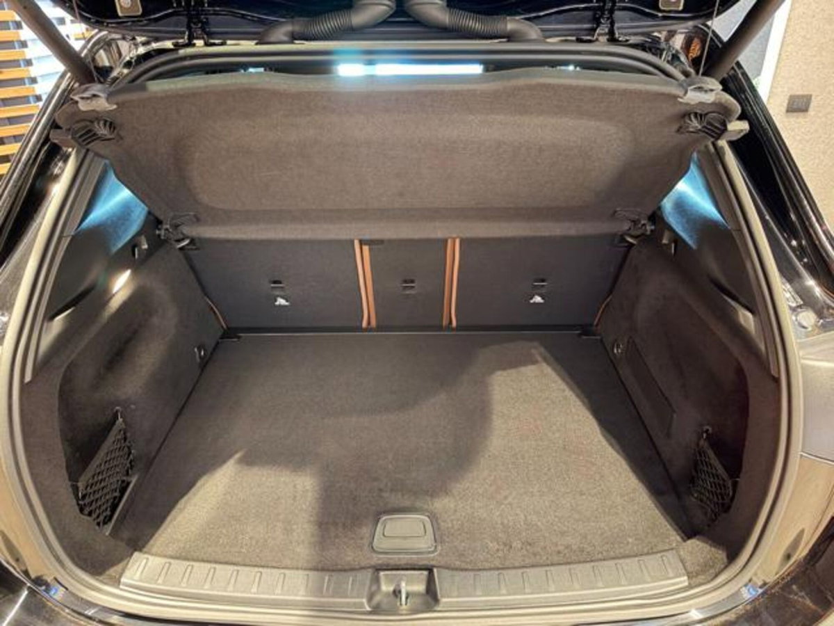 Mercedes-Benz GLA SUV 200 d Automatic Sport (14)