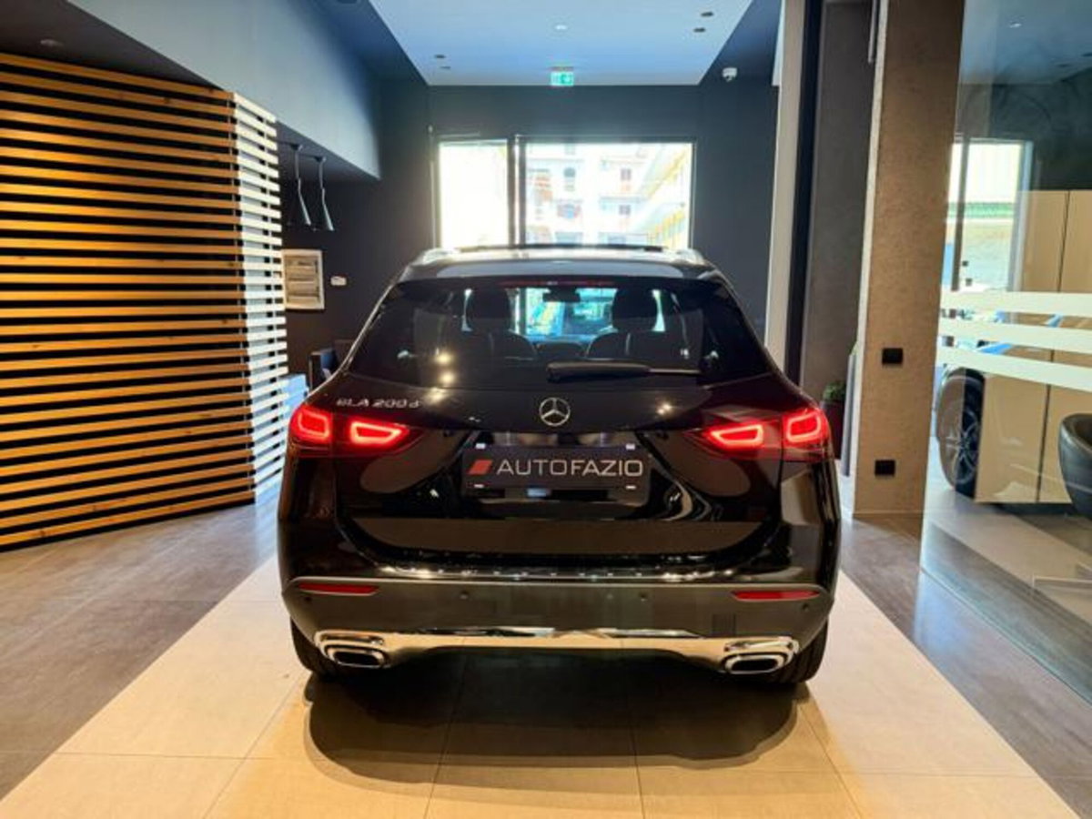 Mercedes-Benz GLA SUV 200 d Automatic Sport (16)