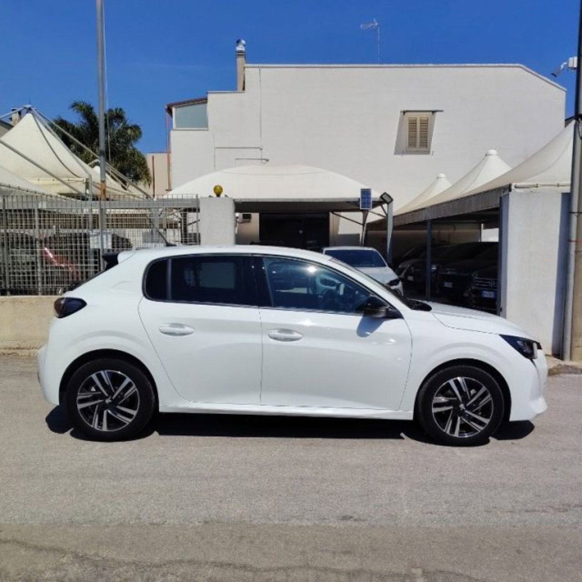 Peugeot 208 BlueHDi 100 Stop&Start 5 porte Allure (2)