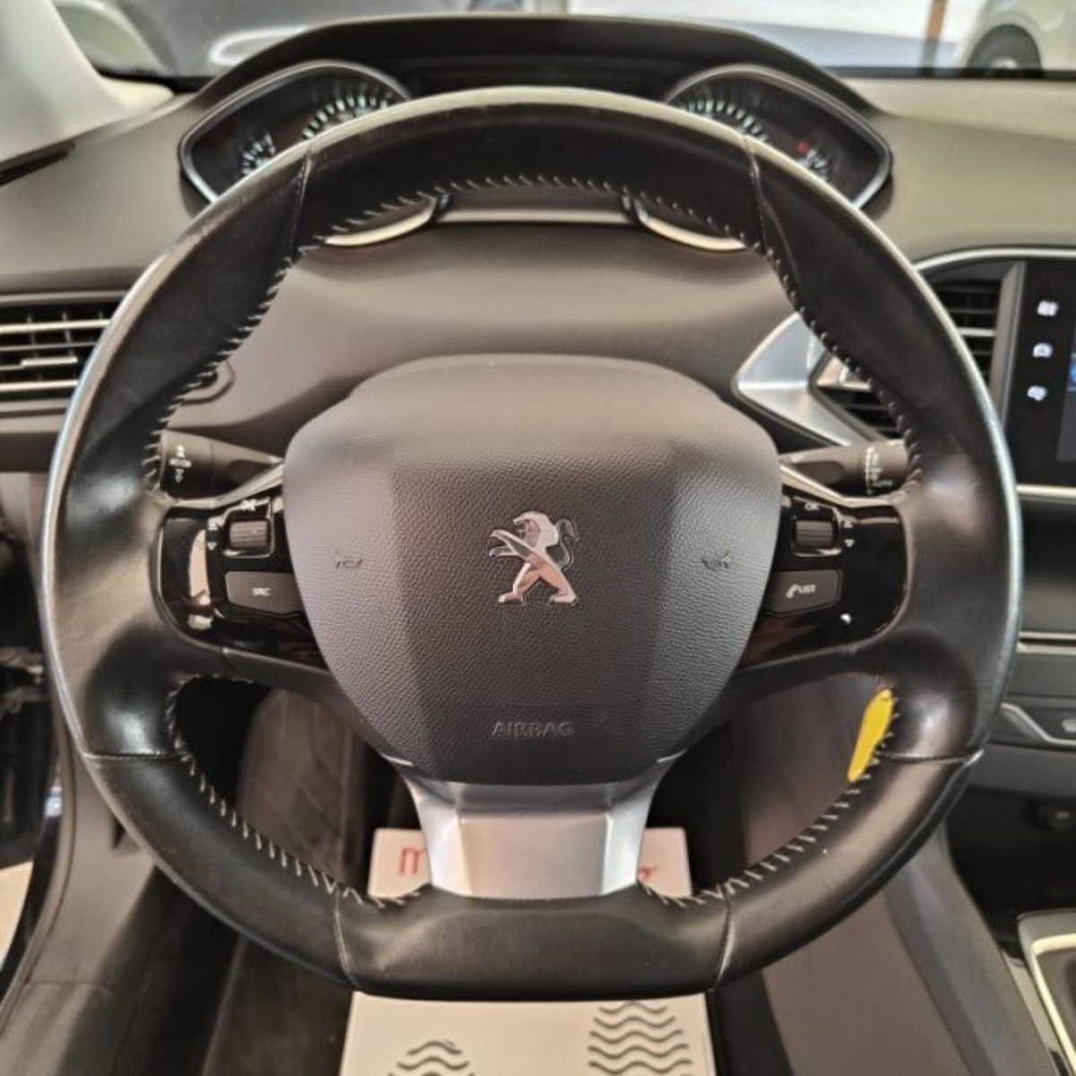 Peugeot 308 SW 1.6 e-HDi 115 CV Stop&Start Active (11)