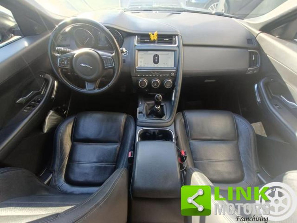 Jaguar E-Pace 2.0D 150 CV AWD R-Dynamic S (5)