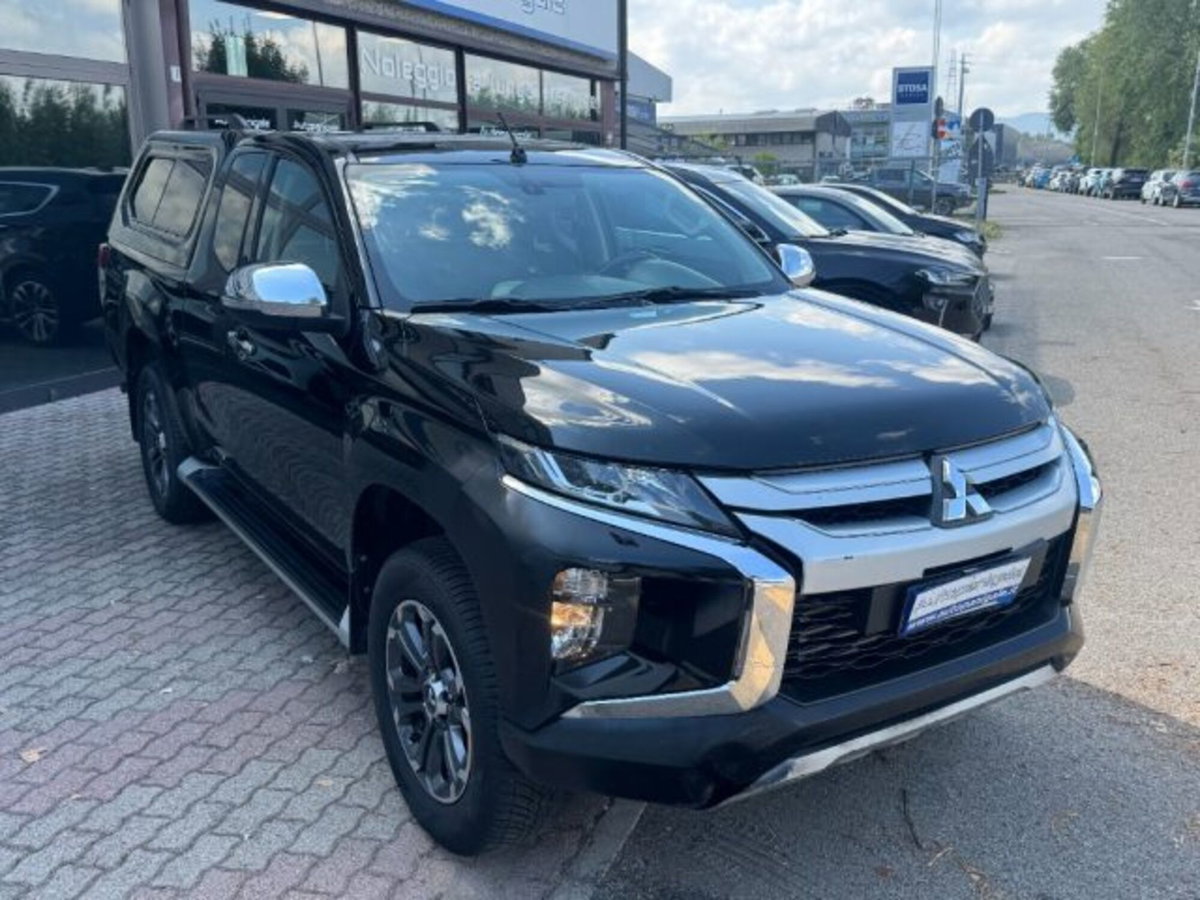 Mitsubishi L200 2.3 D Club Cab 4x4 Super Select Intense (3)