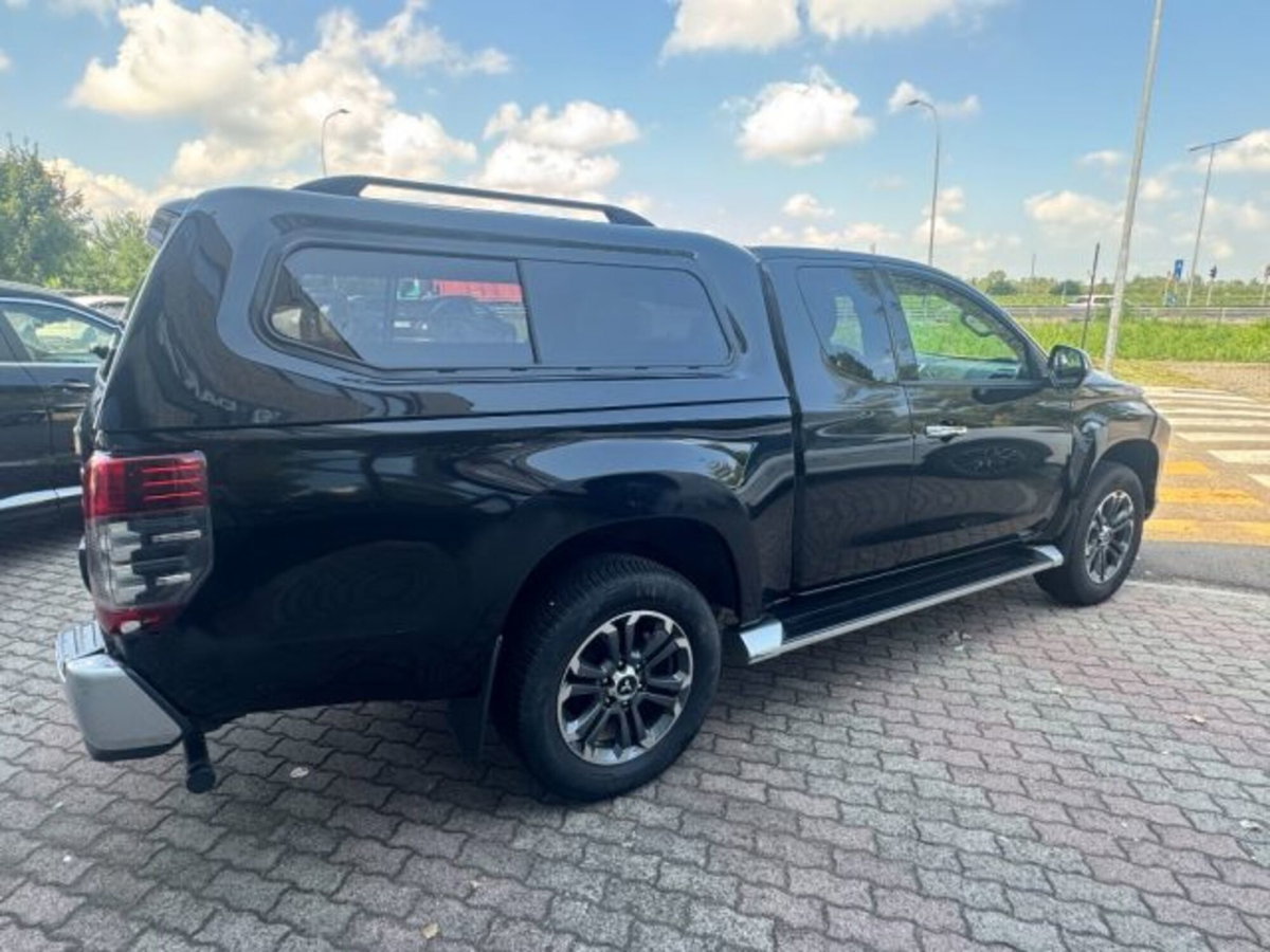 Mitsubishi L200 2.3 D Club Cab 4x4 Super Select Intense (5)