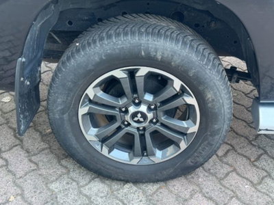 Mitsubishi L200 2.3 D Club Cab 4x4 Super Select Intense (9)