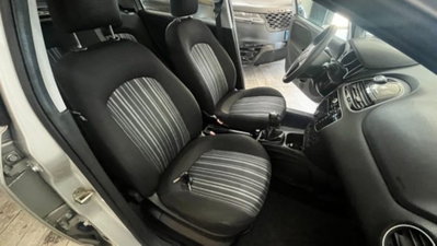 Fiat Grande Punto 1.4 5 porte Dualogic Actual (9)