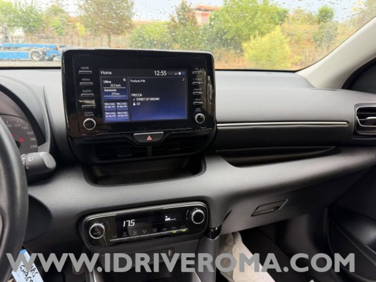 Toyota Yaris Cross 1.5h GR Sport Black Sky fwd 116cv e-cvt (13)