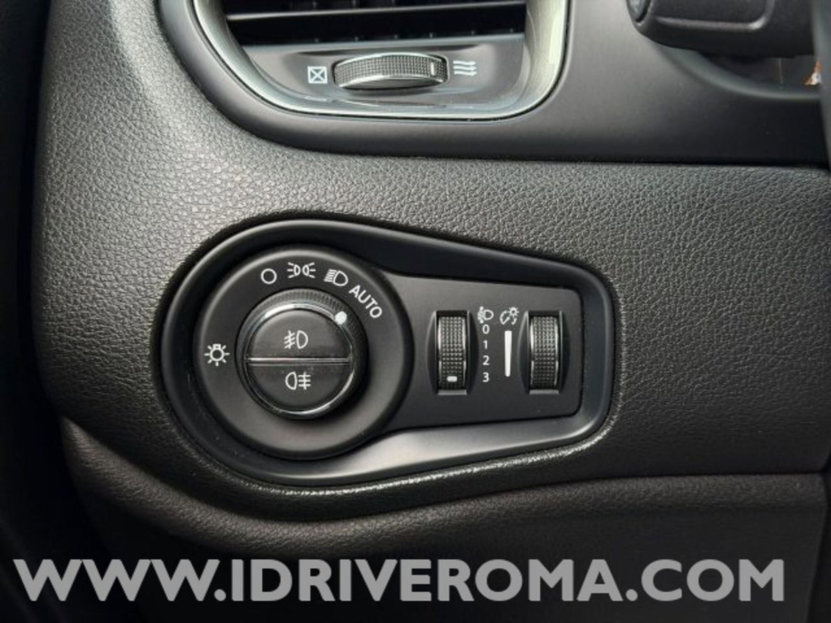 Jeep Renegade 1.0 T3 Limited (17)