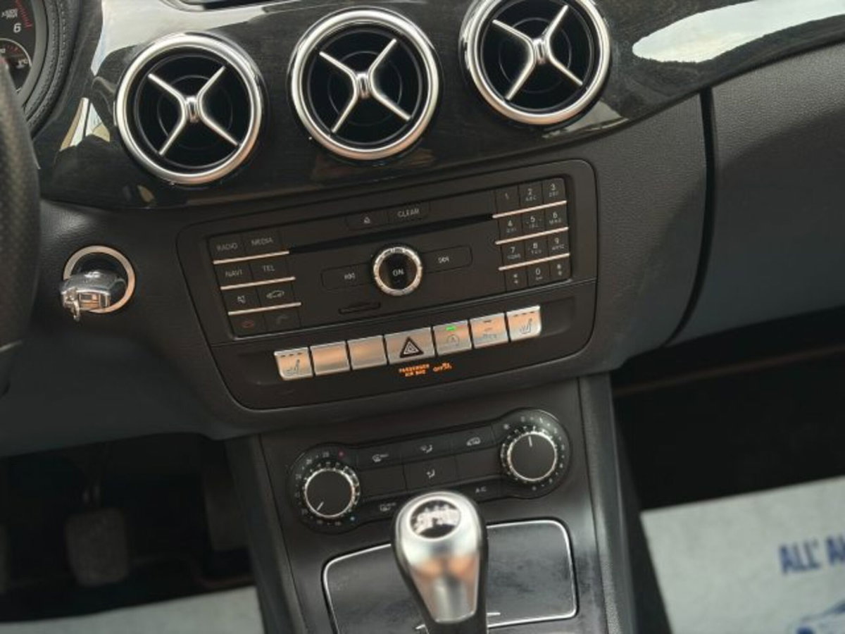 Mercedes-Benz Classe B 200 d Sport (15)