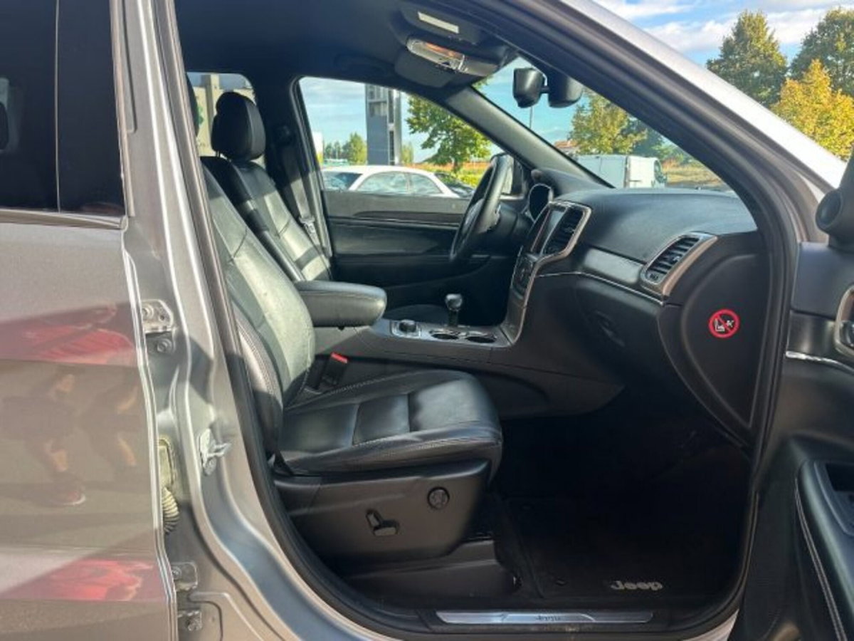 Jeep Grand Cherokee 3.0 V6 CRD 250 CV Multijet II Overland (14)