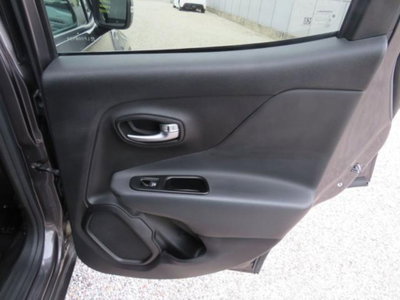 Jeep Renegade 1.3 T4 190CV PHEV 4xe AT6 Limited (16)