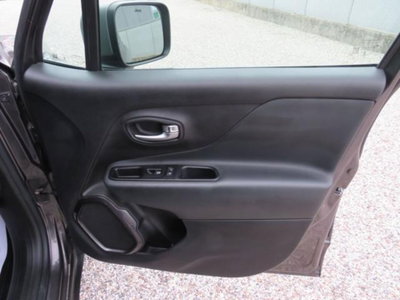 Jeep Renegade 1.3 T4 190CV PHEV 4xe AT6 Limited (18)
