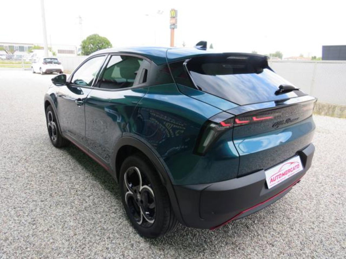 Alfa Romeo Junior 1.2 ibrida Sport Speciale 145cv edct6 (8)