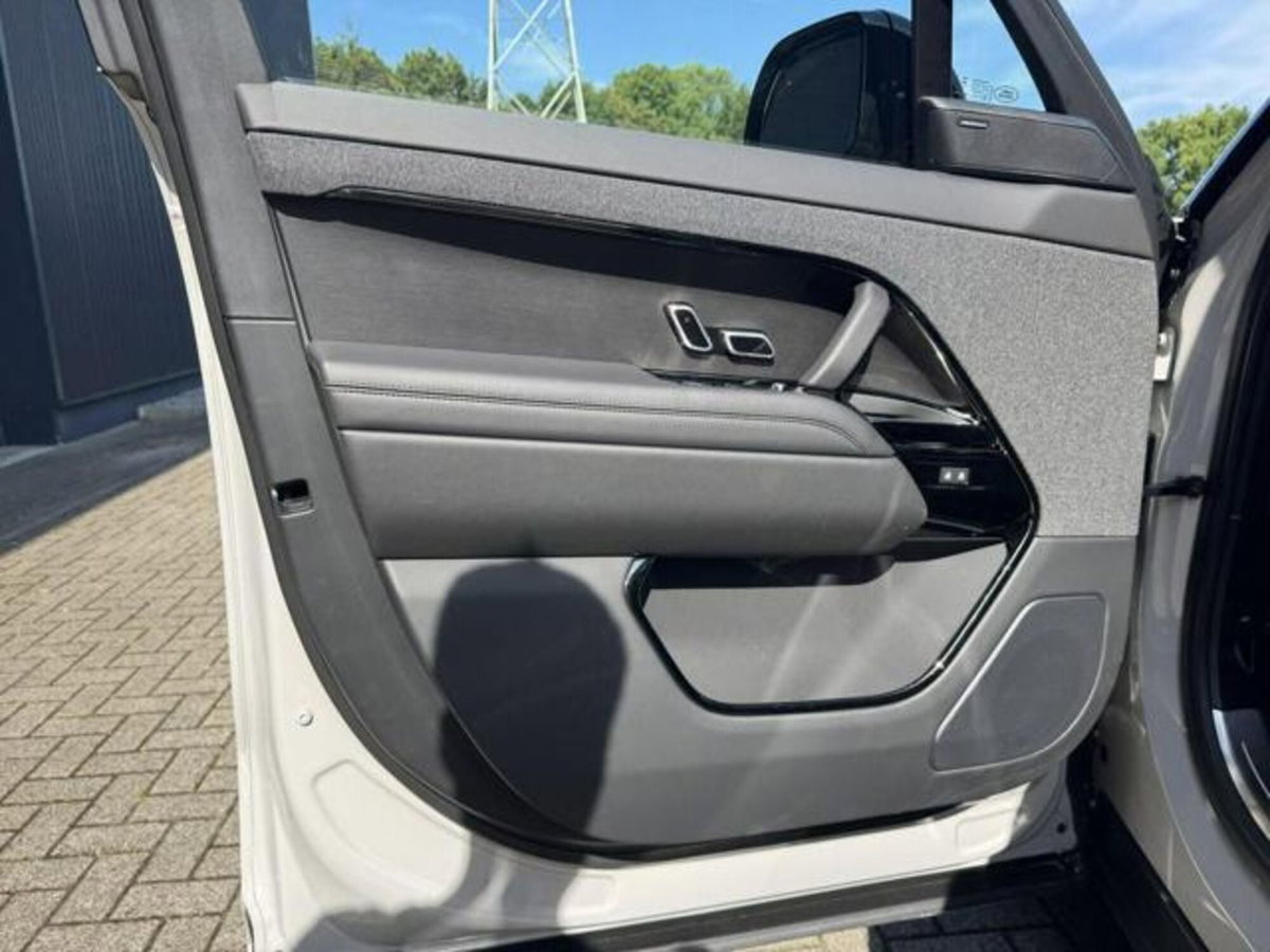 Land Rover Range Rover Sport 3.0 I6 MHEV SE (18)