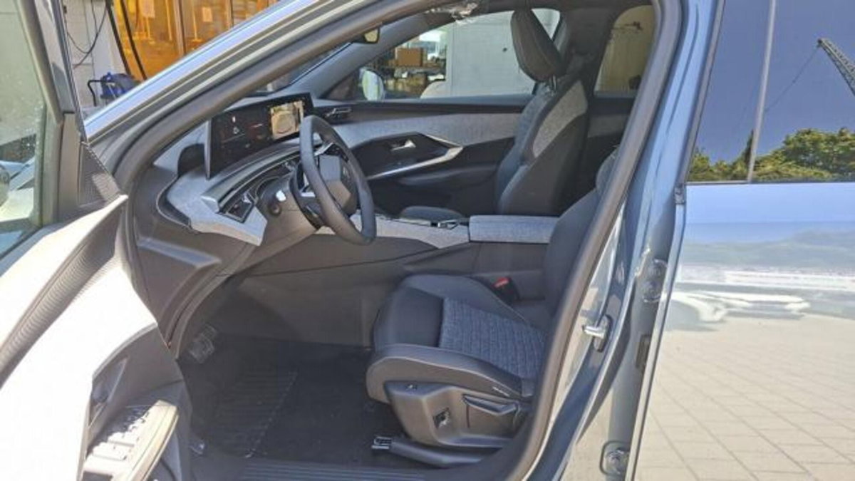 Peugeot 3008 1.2 hybrid GT Exclusive 145cv e-dcs6 (4)