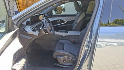 Peugeot 3008 1.2 hybrid GT Exclusive 145cv e-dcs6 (4)