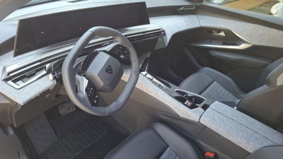 Peugeot 3008 1.2 hybrid GT Exclusive 145cv e-dcs6 (5)