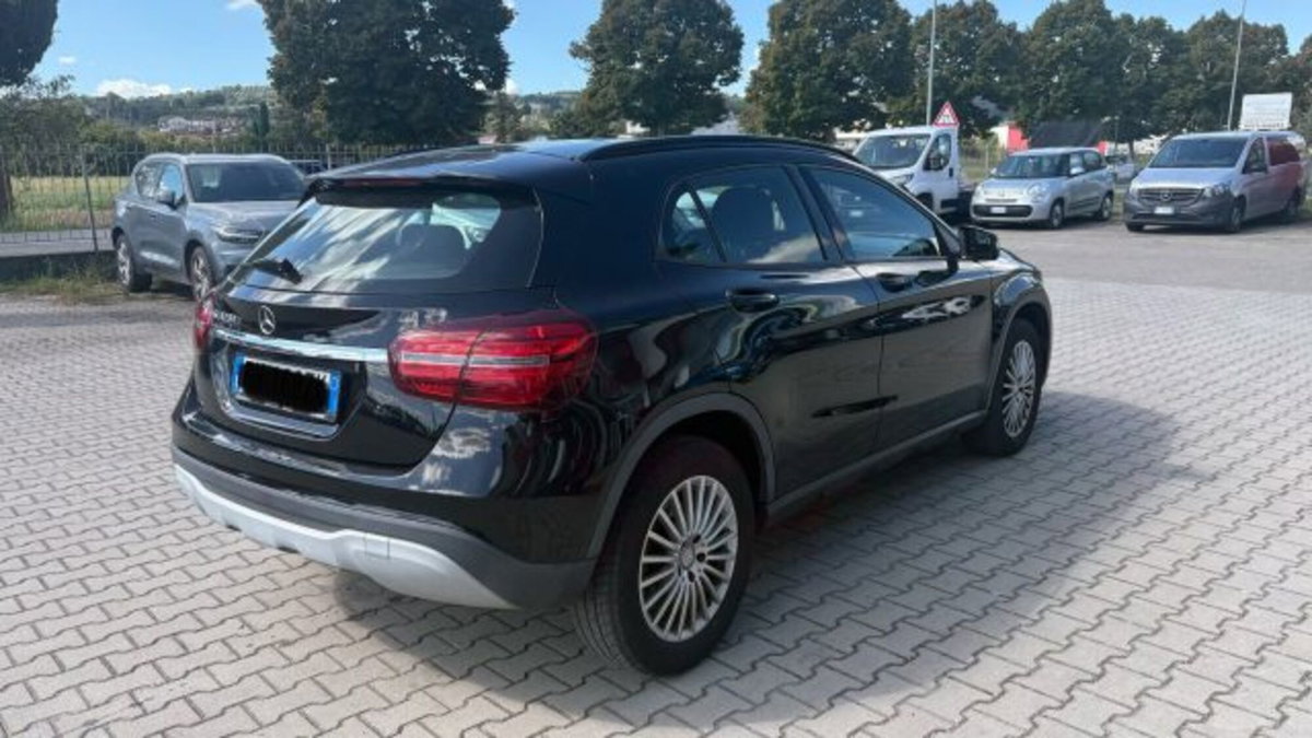 Mercedes-Benz GLA SUV 200 d Sport (3)