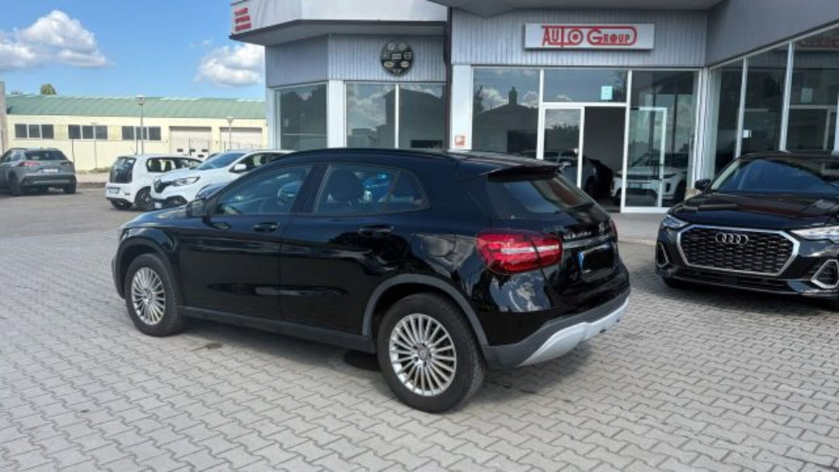 Mercedes-Benz GLA SUV 200 d Sport (4)