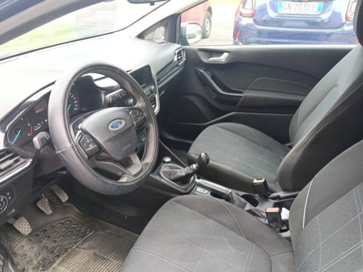 Ford Fiesta 1.5 TDCi 85 CV 3 porte  Business (9)