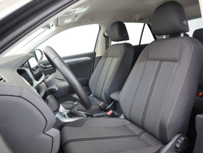 Volkswagen T-Roc 1.0 tsi Life 115cv (8)