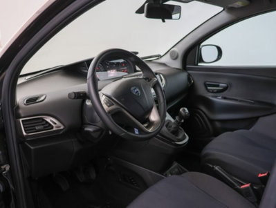 Lancia Ypsilon 1.0 FireFly 5 porte S&S Hybrid Maryne (9)