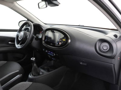 Toyota Aygo X 1.0 Lounge 72cv (12)