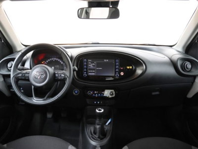 Toyota Aygo X 1.0 Lounge 72cv (13)