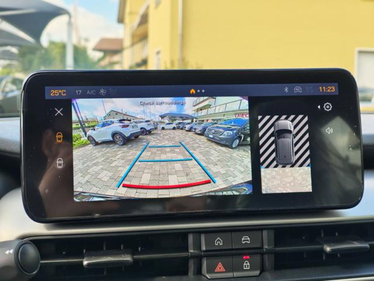Jeep Avenger 1.2 turbo e-hybrid mhev Summit fwd 110cv edct6 (12)