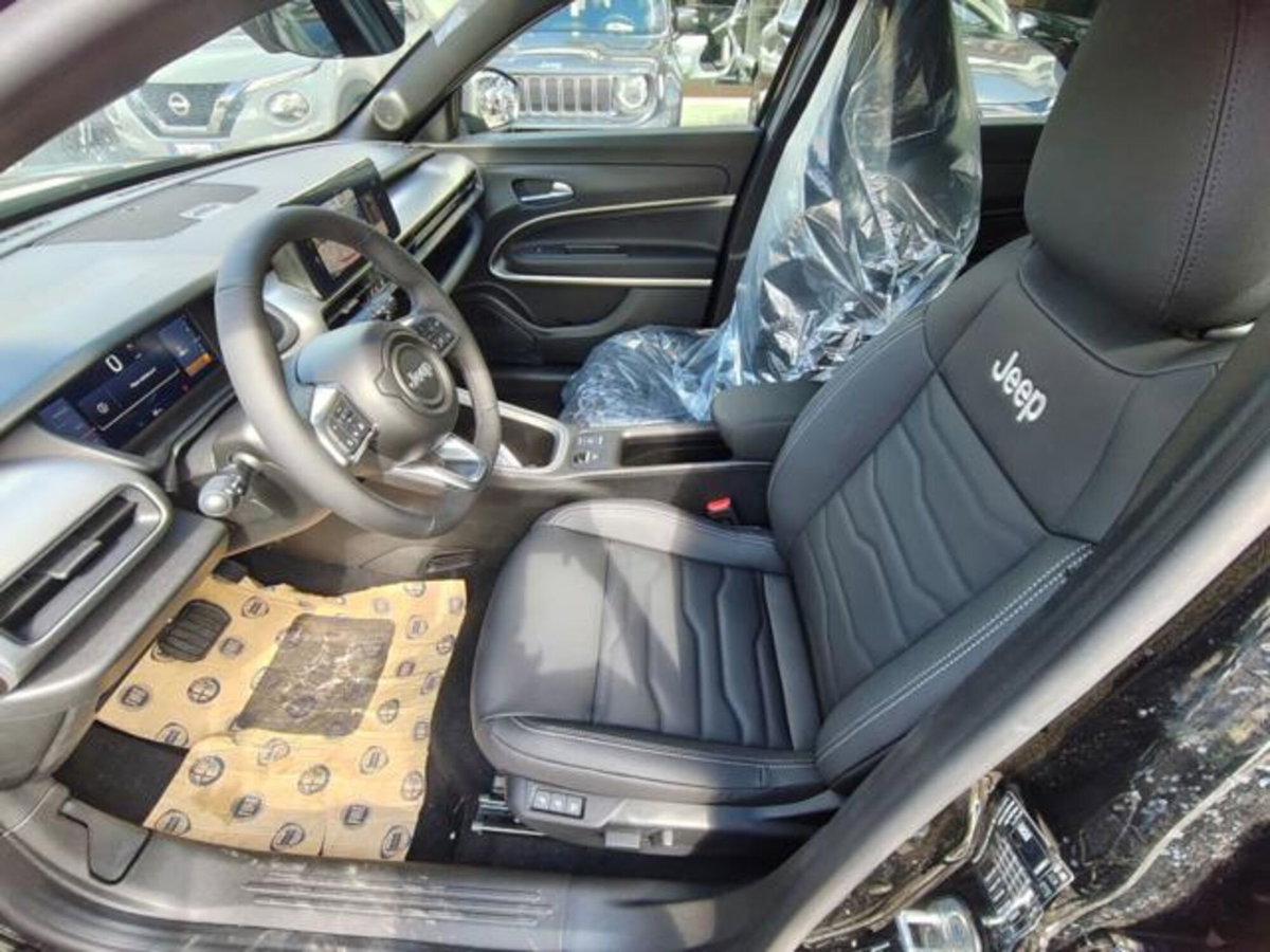 Jeep Avenger 1.2 turbo e-hybrid mhev Summit fwd 110cv edct6 (5)
