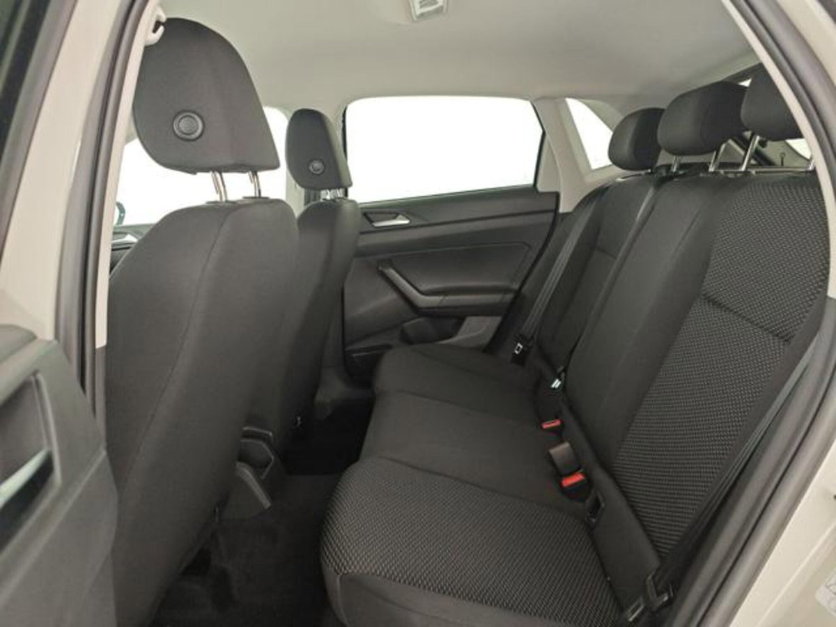 Volkswagen Polo 1.0 Young 80cv (7)