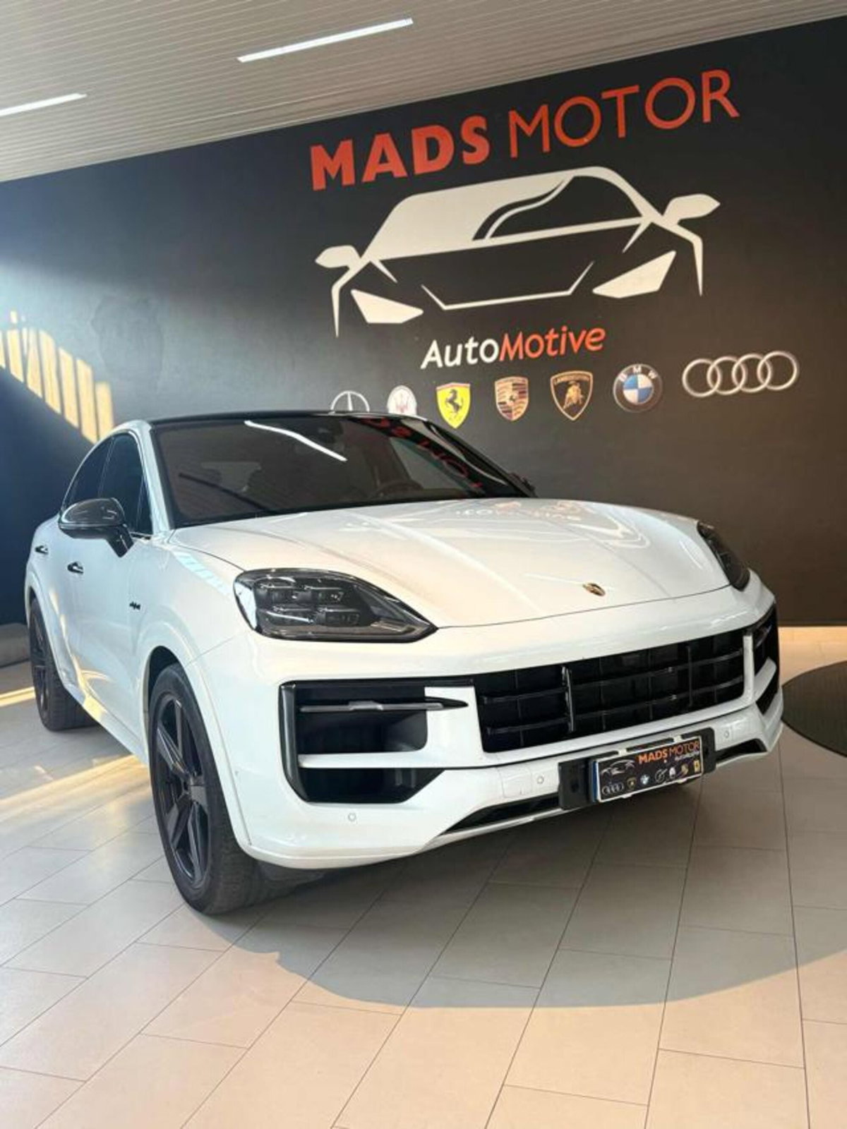 Porsche Cayenne Coupé 3.0 V6 E-Hybrid (2)