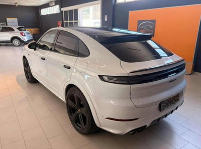 Porsche Cayenne Coupé 3.0 V6 E-Hybrid (8)