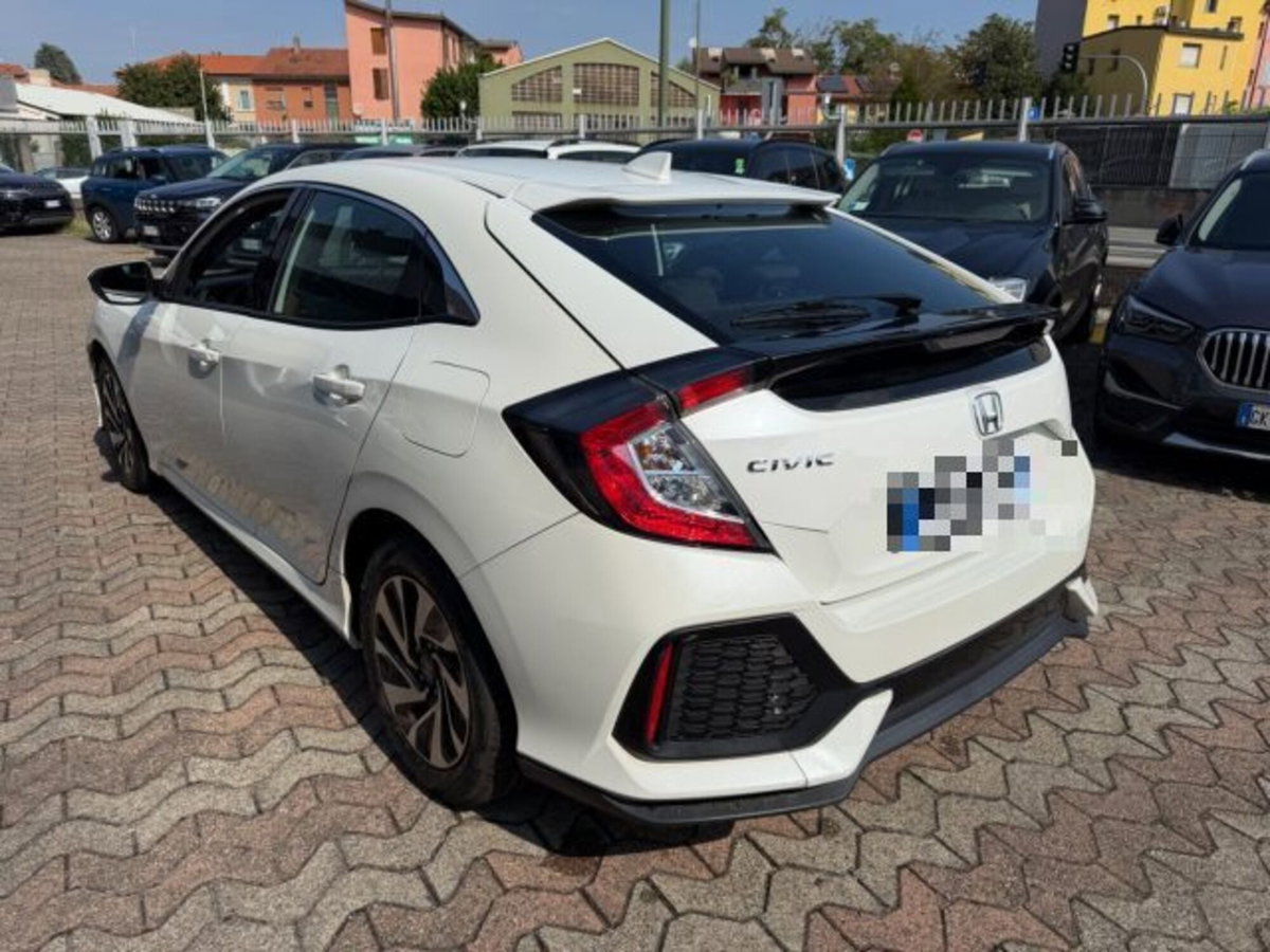 Honda Civic 1.6 4 porte Comfort Navi (4)