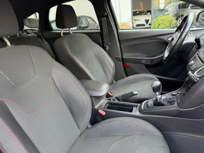 Ford Focus 1.0 EcoBoost 125 CV Start&Stop ST Line (9)