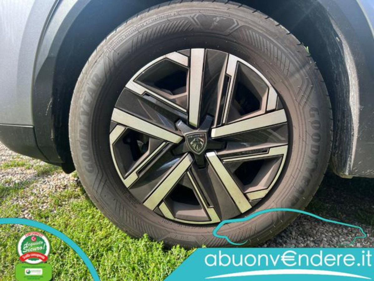 Peugeot 2008 PureTech 100 S&S Allure (17)