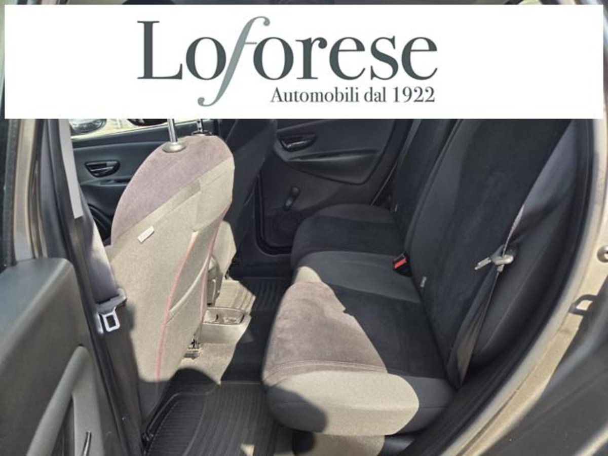 Lancia Ypsilon 0.9 TwinAir 85 CV 5 porte S&S Gold (6)