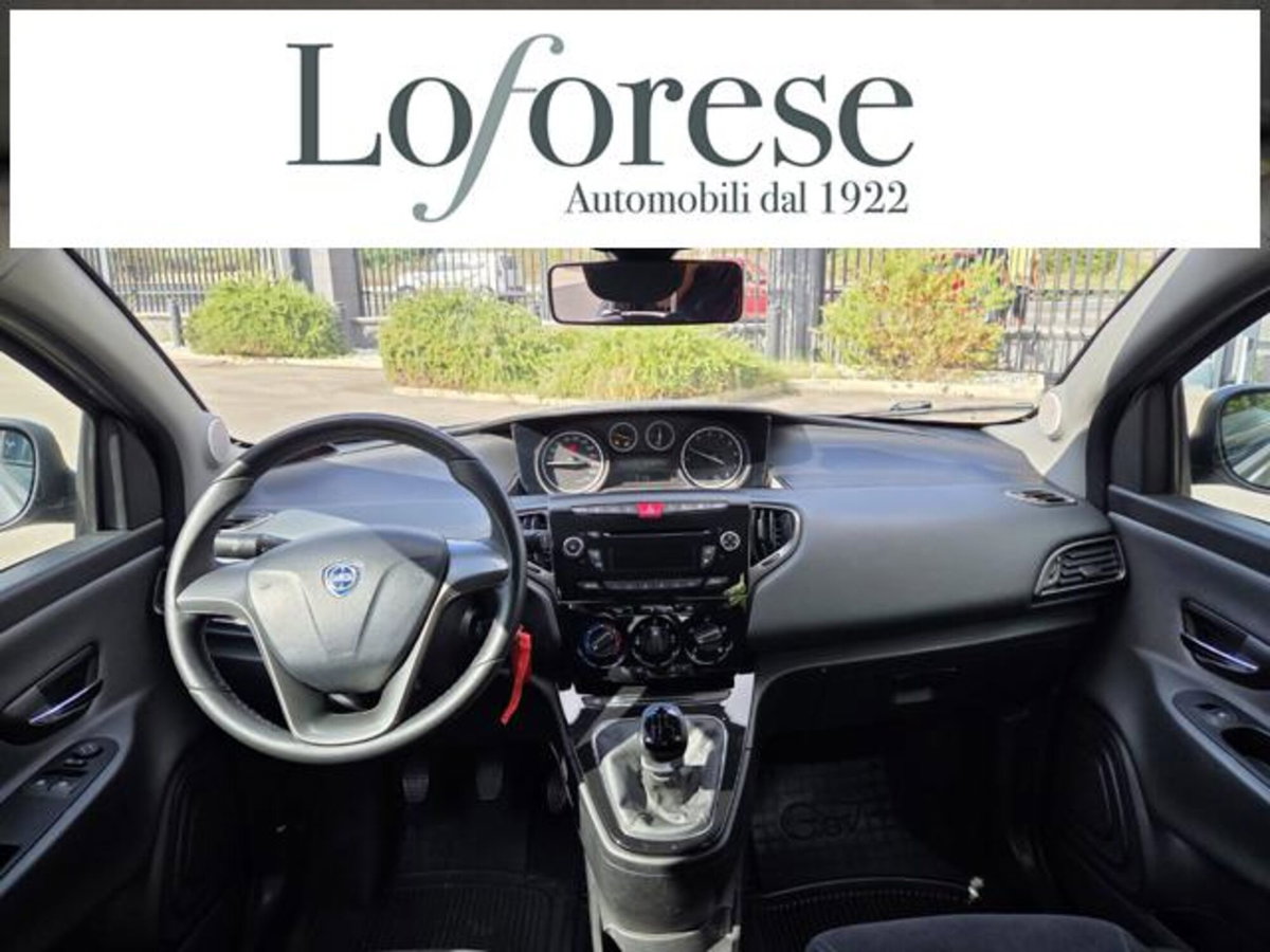Lancia Ypsilon 0.9 TwinAir 85 CV 5 porte S&S Gold (7)