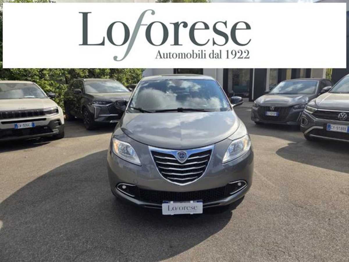Lancia Ypsilon 0.9 TwinAir 85 CV 5 porte S&S Gold (8)