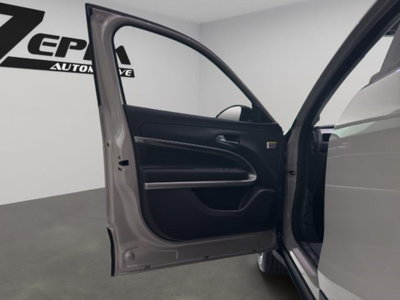 Jeep Avenger 1.2 turbo Summit fwd 100cv (12)