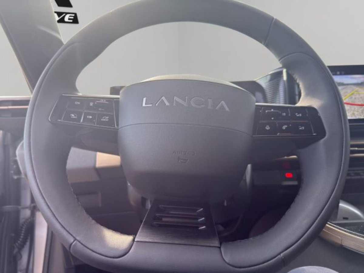 Lancia Ypsilon 1.2 mhev Edizione Limitata Cassina e-dct (10)