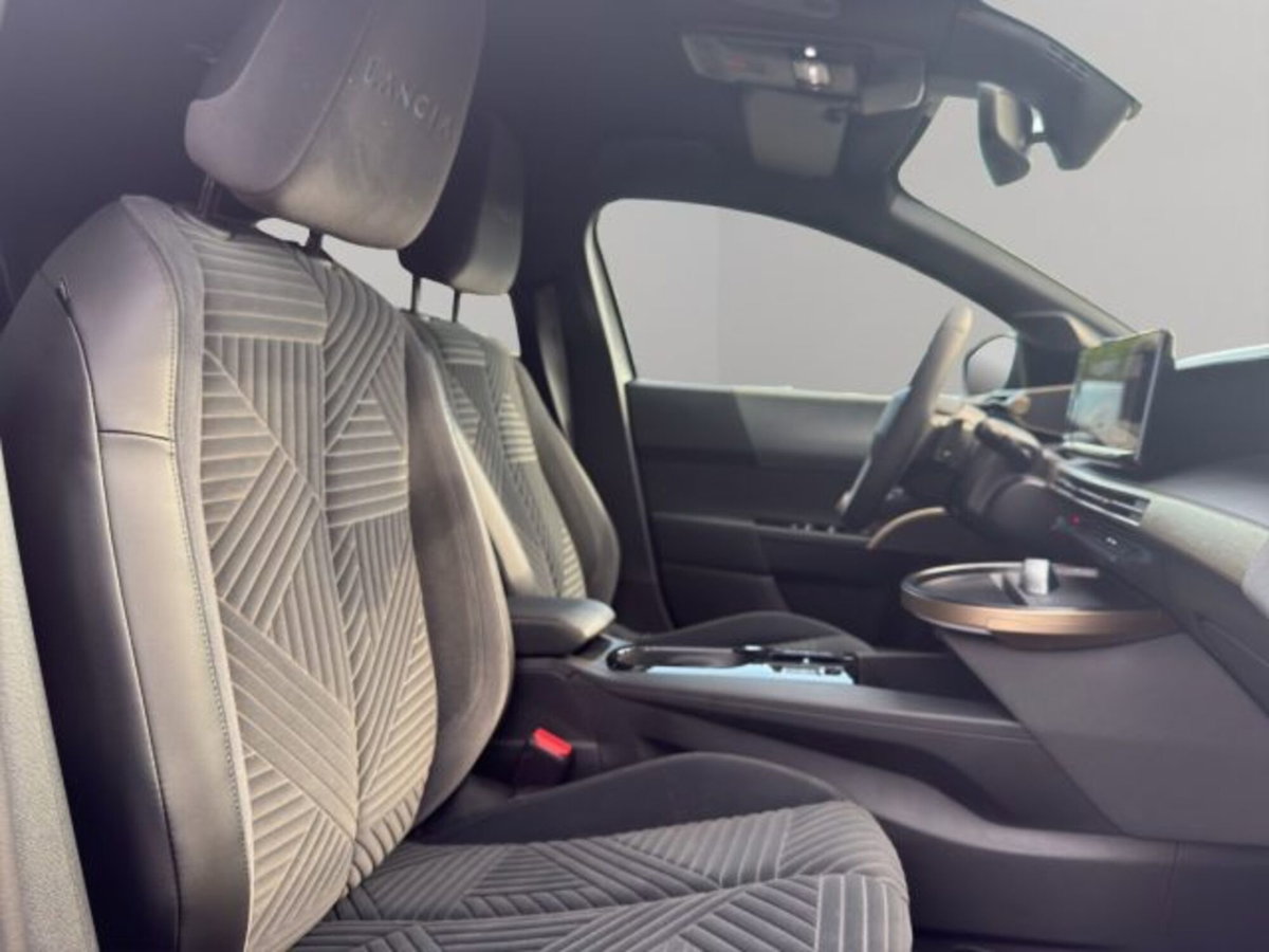 Lancia Ypsilon 1.2 mhev Edizione Limitata Cassina e-dct (18)