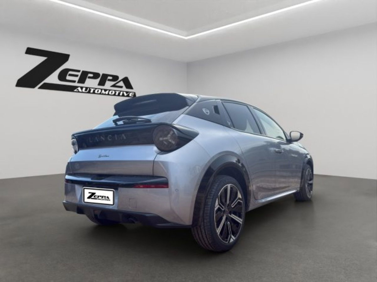 Lancia Ypsilon 1.2 mhev Edizione Limitata Cassina e-dct (6)