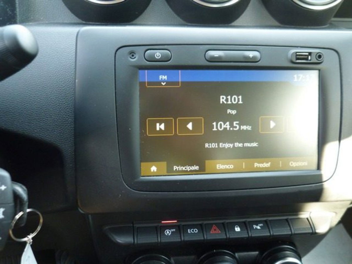 Dacia Duster 1.0 TCe 100 CV ECO-G 4x2 Comfort (10)
