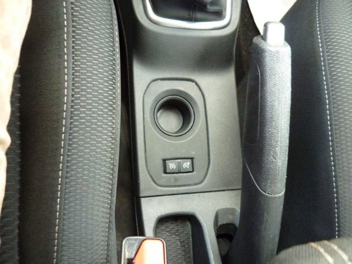 Dacia Duster 1.0 TCe 100 CV ECO-G 4x2 Comfort (16)