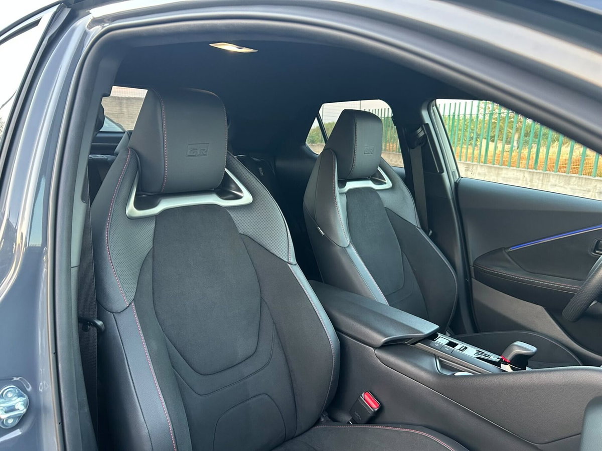 Toyota Toyota C-HR 2.0 phev GR Sport Premiere fwd e-cvt (16)