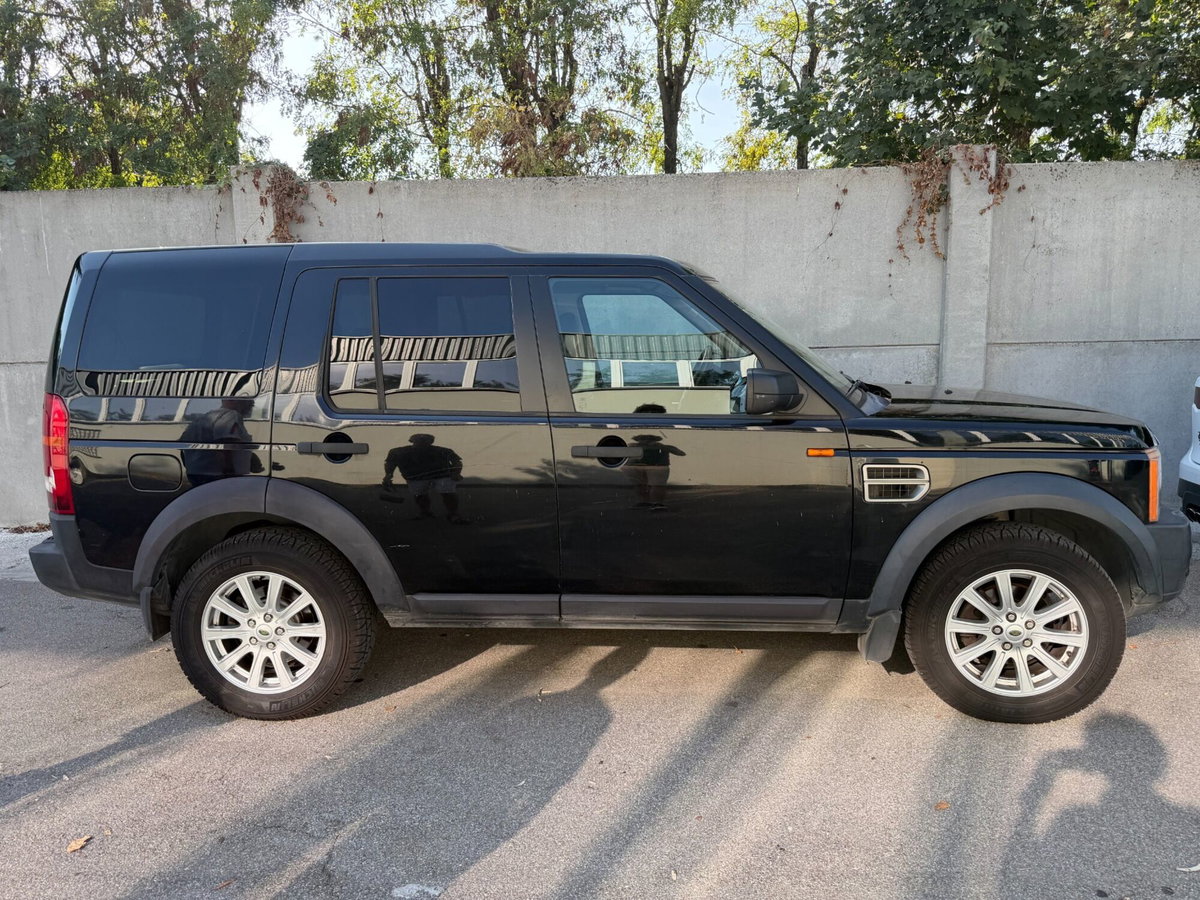Land Rover Discovery 3 2.7 TDV6 HSE (2)