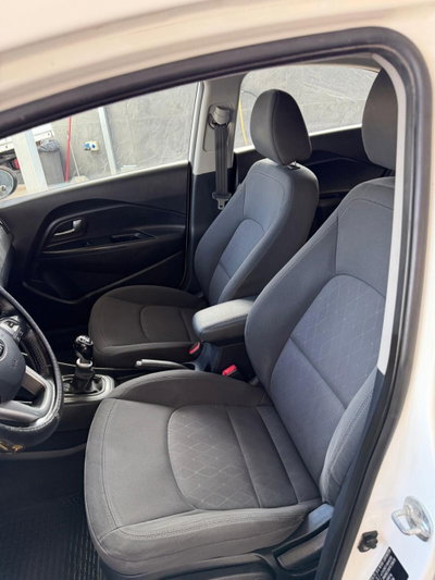 Kia Rio 1.4 CRDi 5p. Cool (11)