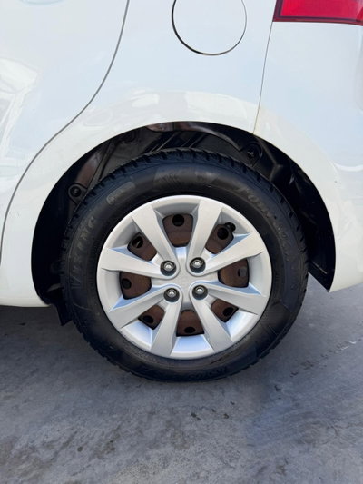 Kia Rio 1.4 CRDi 5p. Cool (7)